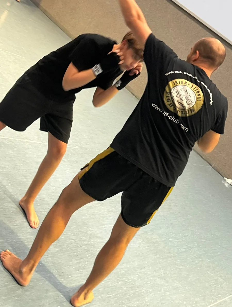 Kickboxen Jugend – Partnertraining beim ITFC e.V. Mönchengladbach